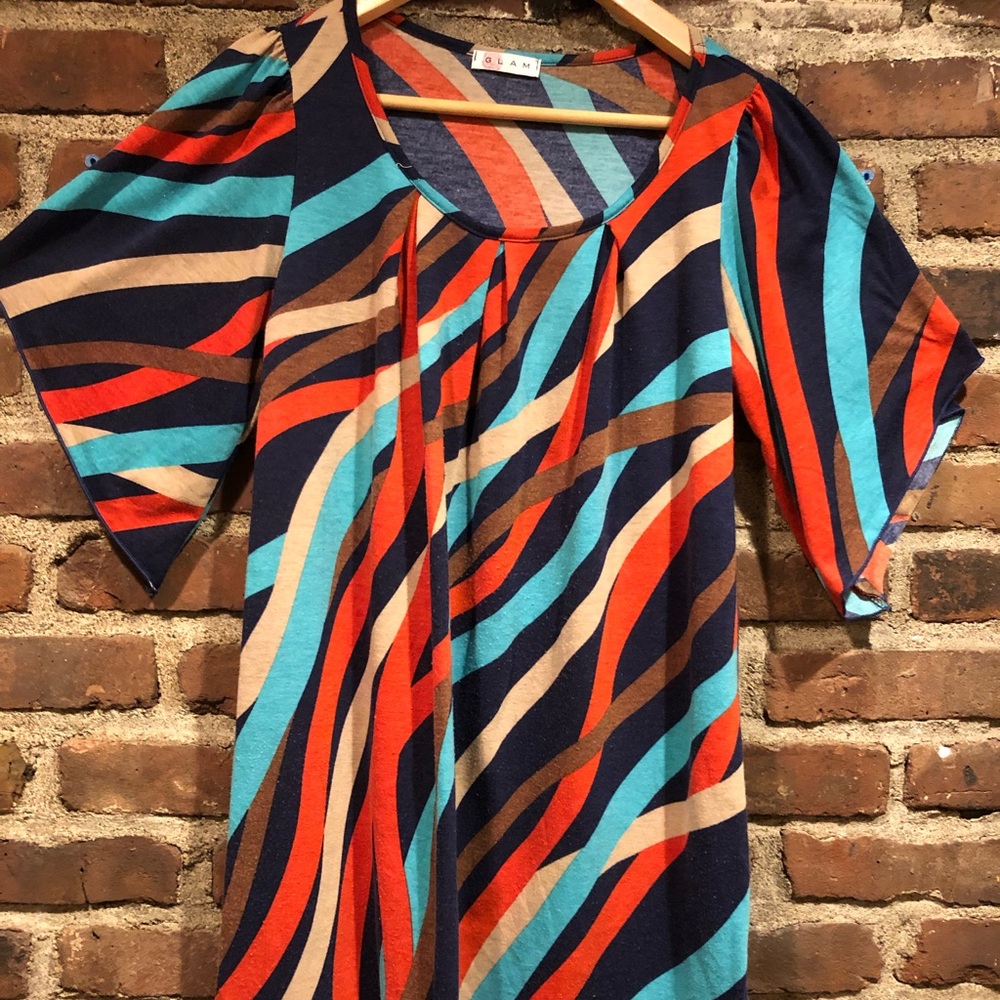 Women’s  Glam Flowy Top size Medium